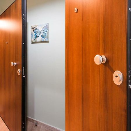 Modern Antique Private Rooms With Shared Bathroom Near To Acropolis Museum And Metro Station Афины Экстерьер фото