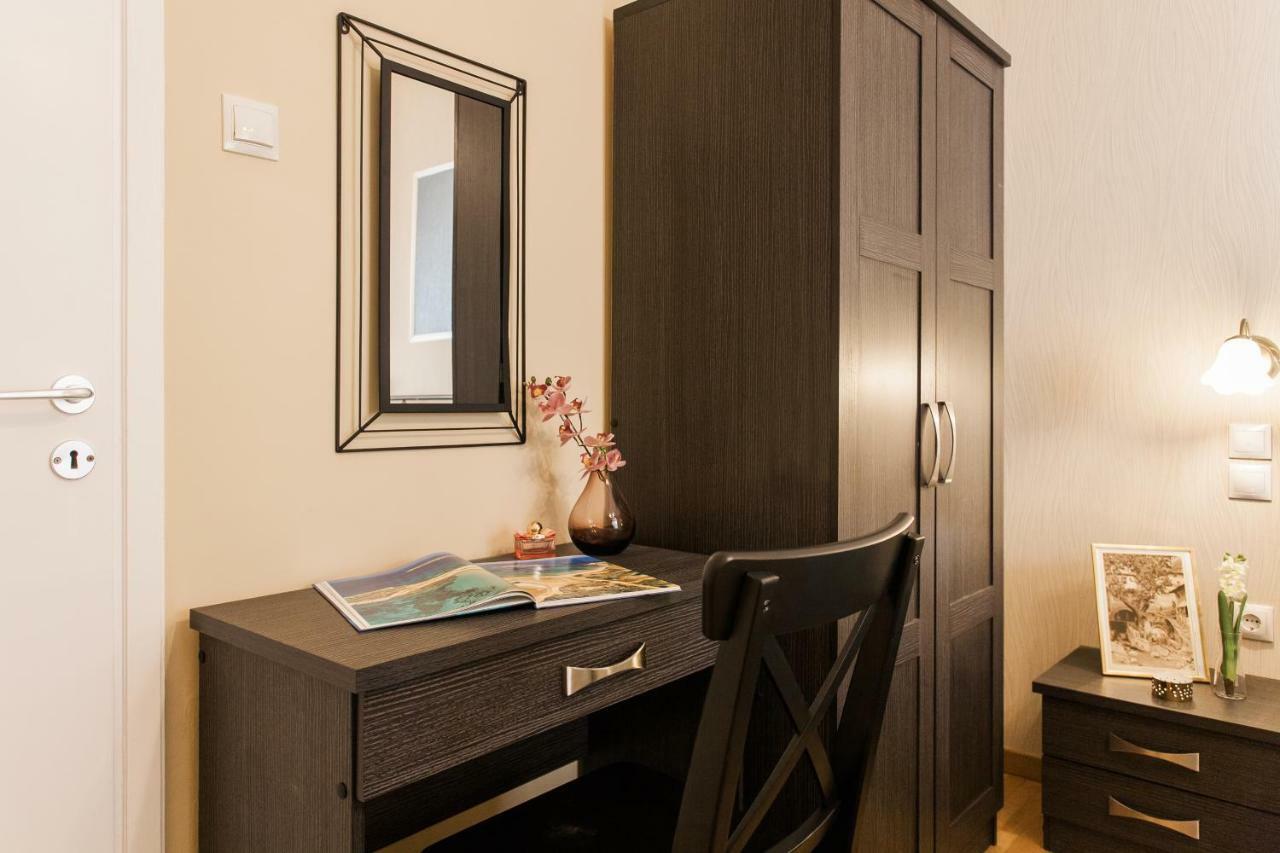 Modern Antique Private Rooms With Shared Bathroom Near To Acropolis Museum And Metro Station Афины Экстерьер фото